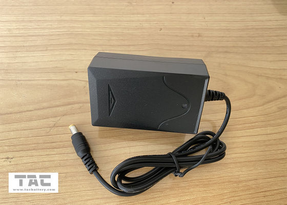 شارژر باتری قابل حمل 12.6 ولت 2 آمپر سیاه رنگ L78x W30x H42mm